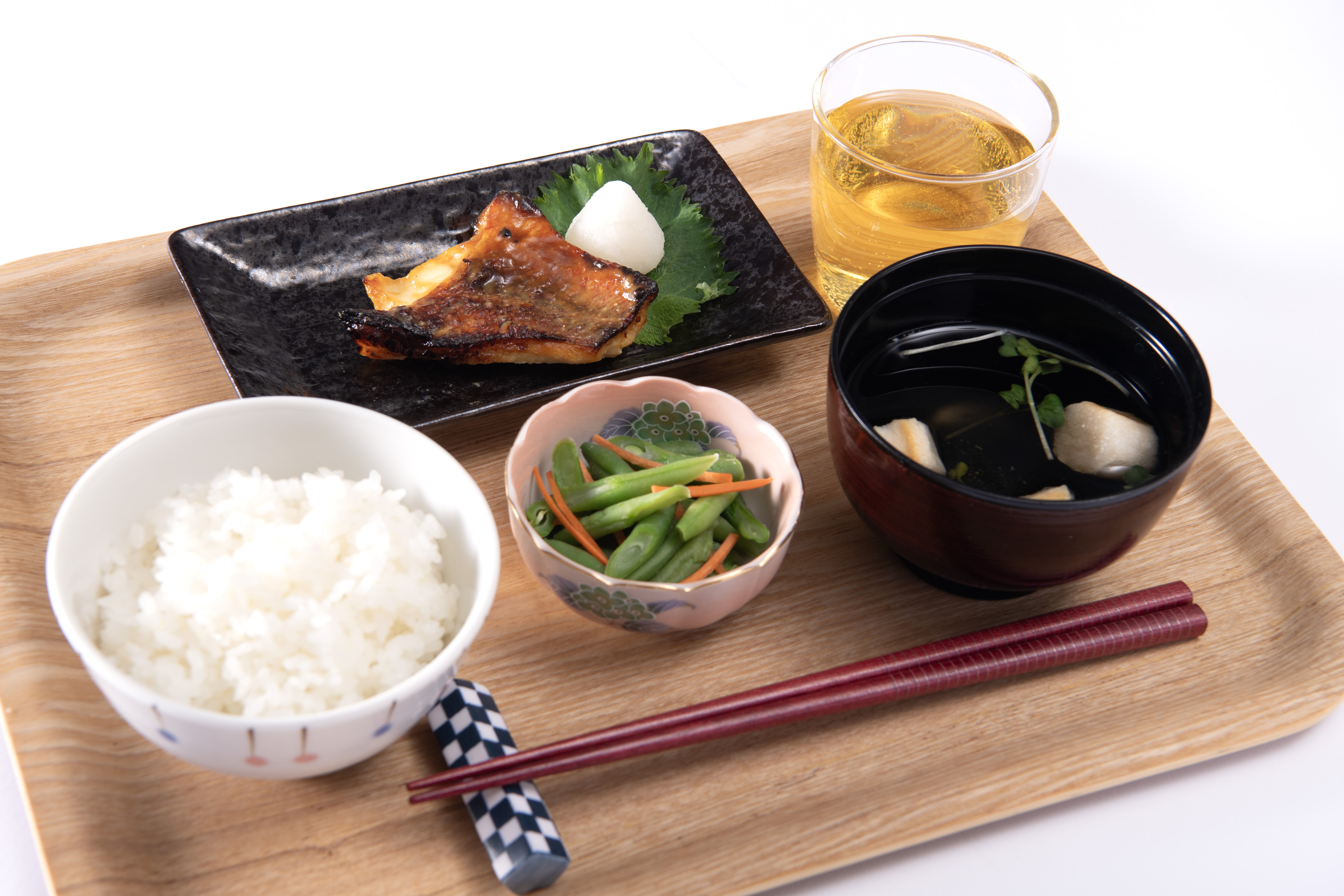 お食事の一例(赤魚の西京漬け焼き)